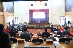 DPRD Tanah Bumbu dengarkan jawaban bupati terkait Raperda perizinan berusaha