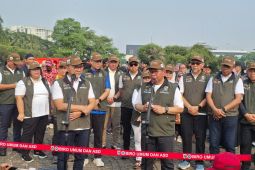 Minister pushes 'carrot and stick' approach in waste management