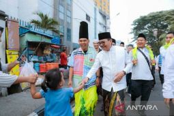 Jalan sehat sarungan di Kota Tangerang, upaya lestarikan budaya Islami