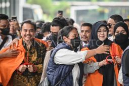 Kejari Jaksel tak tahan Roy Suryo dan Tifa karena ada jaminan keluarga