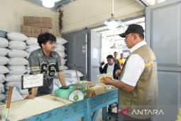 Bulog pastikan MinyaKita dijual sesuai HET di Pasar Sentral Gorontalo