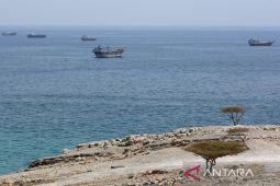 Lebih dari 1.200 kapal kargo tertahan akibat penutupan Selat Hormuz