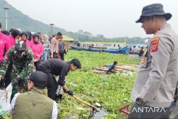 Pemkab dan Polres Cianjur gelar bersih-bersih Waduk Jangari
