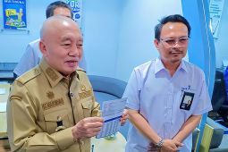 Gubernur Muhidin buka rekening valas tandai operasional layanan devisa Bank Kalsel