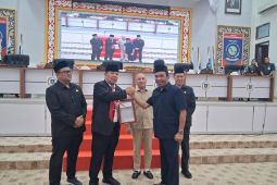 Kanwil Kemenkum apresiasi DPRD Babel sahkan Perda Tambang dan BMD