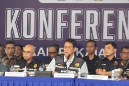 Pemerintah amankan 43 kontainer penyelundupan baju bekas