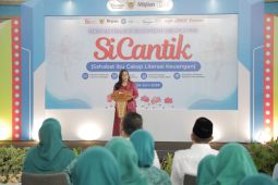 Pemkot dan OJK Kediri ajak ibu cakap literasi keuangan
