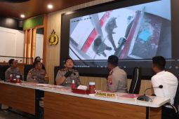 Polres Lamongan tangkap lima pelaku ganjal ATM lintas provinsi