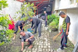 Dispendik Surabaya ajak sekolah isi libur dengan kerja bakti