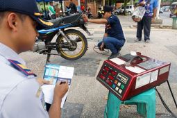 DLH-Perkimhub Trenggalek gelar uji emisi gratis kendaraan bermotor