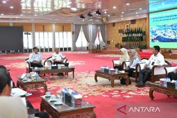Wali Kota Tanjungbalai sampaikan program prioritas dan usul pembangunan daerah ke Gubsu