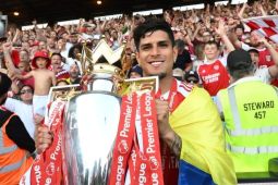 Arsenal resmi permanenkan bek Piero Hincapie dari Bayer Leverkusen