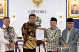 Gubernur Sumut Bobby terima 15 nama calon komisioner KI