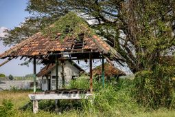 Rest Area Mantingan di Ngawi terbengkalai