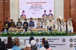 140 jemaah haji kloter 16 asal HSU tiba di Tanah Air