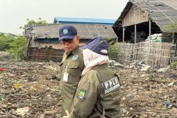 Cegah pencemaran, DLH Kota Tangerang uji sampel air sekitar TPS ilegal