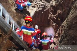 Bocah meninggal usai terjebak 4 jam di lubang proyek Tebet