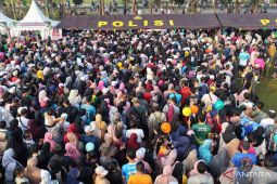 Pasar rakyat dan bazar UMKM Polri diserbu warga Cikarang Bekasi