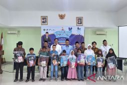 Kemenag Belitung salurkan perlengkapan sekolah anak yatim