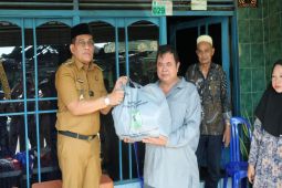 Pemkab HSU serahkan bantuan korban kebakaran Panangkalaan
