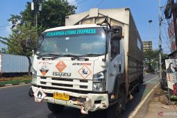 Polisi amankan sopir truk wing box usai kecelakaan maut di Simpang Unisma Bekasi