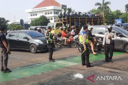 Seorang oengendara motor tewas dalam kecelakaan maut di Bekasi