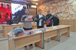 Sindikat curanmor bersenjata api rakitan diungkap, 13 motor disita