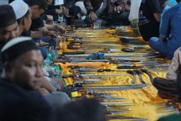 Benda pusaka berusia ratusan tahun dipamerkan di Tapin