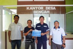 PT Timah bantu bangun Pos Kamling Desa Bencah