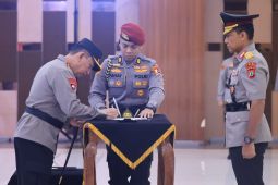 Polri gelar upacara kenaikan pangkat, empat perwira dapat bintang tiga
