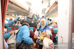 Jamaah haji Kloter 18 Debarkasi Banjarmasin tiba di tanah air
