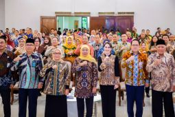 Khofifah-Menteri PPPA hadirkan Pelita ASN untuk ketahanan keluarga