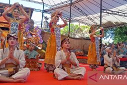 Angklung Kebyar khas Gianyar menggema di PKB 2026