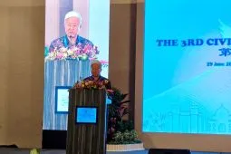 Bergandengan tangan mendorong dialog antar peradaban, bersama mewujudkan komunitas senasib sepenanggungan