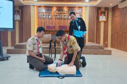Relawan kesehatan sekolah di Tangerang dilatih bantuan hidup dasar