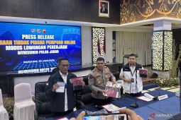 Polda Jabar bongkar sindikat penipuan daring yang rugikan para korban hingga Rp801 juta
