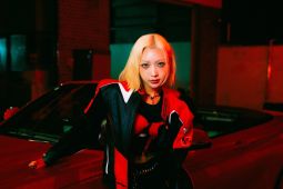 Dita Karang tulis lirik lagu "Unconditional" MELONii