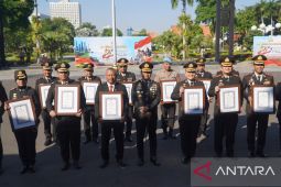 HUT Bhayangkara ke- 80, AKBP Edy Herwiyanto raih enam penghargaan