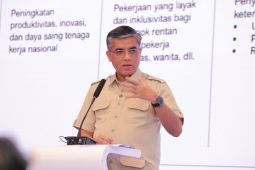 Minister urges youth to adapt as technological evolve