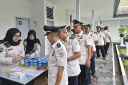 Ditjenpas Jambi tes urine puluhan pejabat upaya jaga integritas