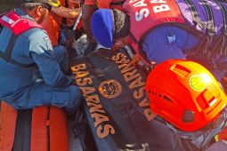 Jenazah ABK hilang di Pantai Pasir Putih Buleleng dievakuasi Basarnas