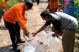 BPBD Karawang distribusikan 55.000 liter air bersih ke daerah terdampak kekeringan