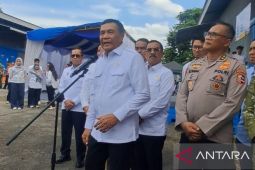 Menko Polkam tinjau Gudang Bulog Sumut pastikan cadangan beras cukup