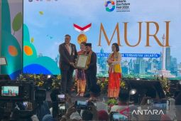 Jakarta terima rekor MURI atas pembuatan "eco enzyme" serentak dan peserta terbanyak