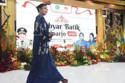Pemkab wajibkan ASN kenakan batik dan udeng motif khas Sidoarjo