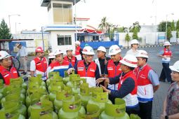 Kawal mandat presiden, Komut Pertamina M Iriawan jamin stok LPG Surabaya aman