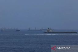 Medvedev: Selat Hormuz seperti "senjata nuklir" bagi Iran