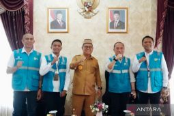 Pembangunan jaringan listrik bawah laut Pulau Dudepo sesuai tahapan