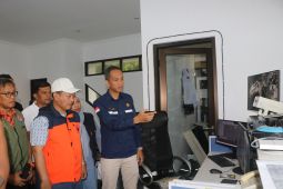 Status Gunung Anak Krakatau naik, wisata ke Pantai Anyer dinilai aman