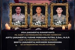 Kapolri anugerahkan kenaikan pangkat anumerta bagi tiga polisi yang gugur saat gerebek bandar narkoba